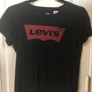 Levi’s short sleeve tee